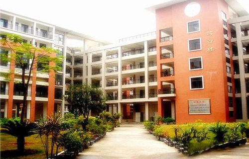 昆明市林業(yè)技工學(xué)校