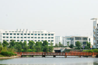 六枝特區(qū)職業(yè)技術(shù)學(xué)校