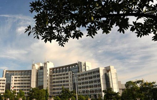 鎮(zhèn)江市旅游學(xué)校