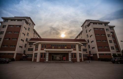 泰州市三泰職業(yè)學(xué)校