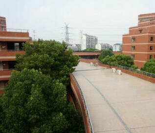 新平縣職業(yè)高級中學(xué)