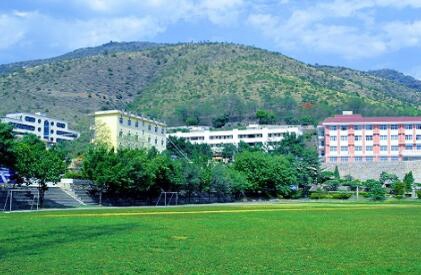 云南文山州財貿(mào)學校　