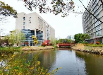 江南影視藝術(shù)職業(yè)學(xué)院