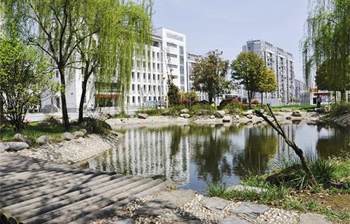 金陵石化公司化工一廠職業(yè)技術(shù)學(xué)校