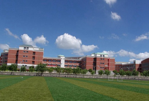 泉州師范學(xué)院附屬鵬峰中學(xué)