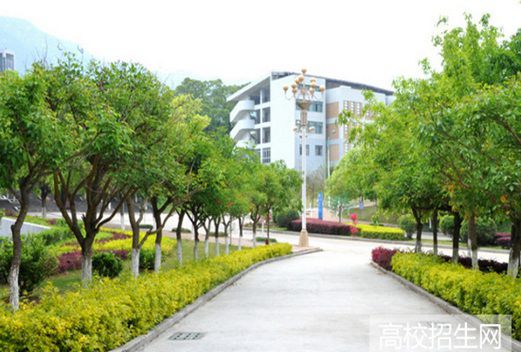 龍巖學(xué)院附屬中學(xué)