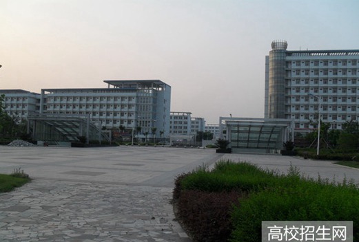硅湖職業(yè)技術(shù)學(xué)院
