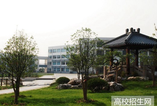 蘇州經(jīng)貿(mào)職業(yè)技術(shù)學(xué)院