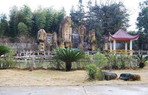 福建商貿(mào)學(xué)校