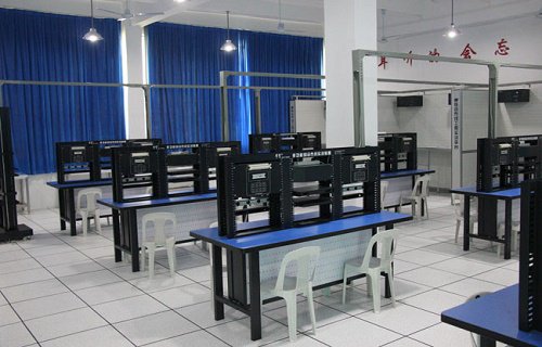 福建商貿(mào)學(xué)校