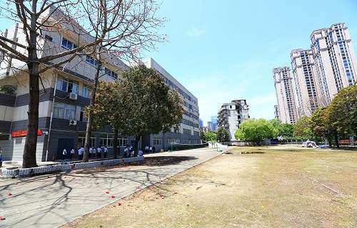 福州對(duì)外貿(mào)易職業(yè)中專學(xué)校