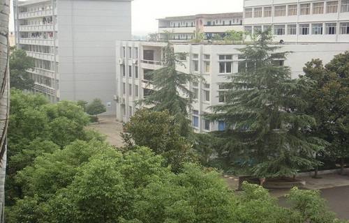 江西輕工業(yè)高級技工學校