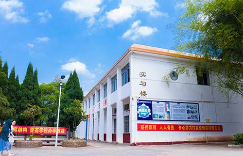 贛州應(yīng)用技術(shù)職業(yè)學(xué)校