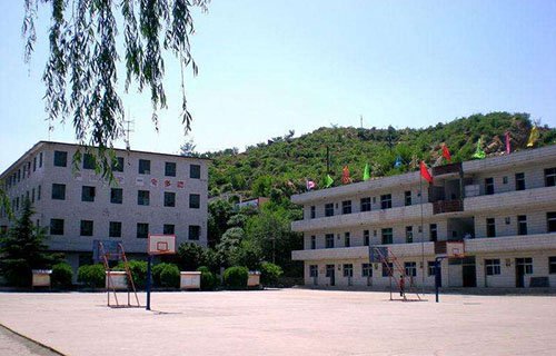 丹東東港職教中心