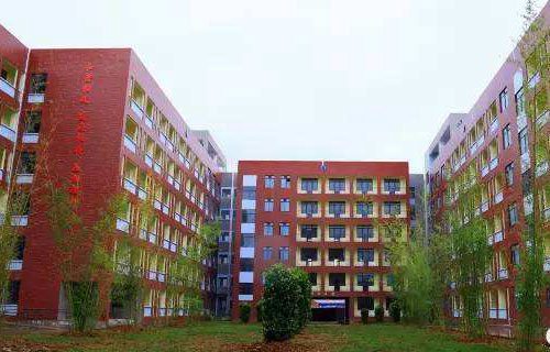 丹東東港職教中心