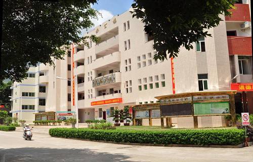 安溪陳利職業(yè)中專學(xué)校