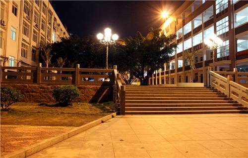 莆田海峽職業(yè)中專學(xué)校