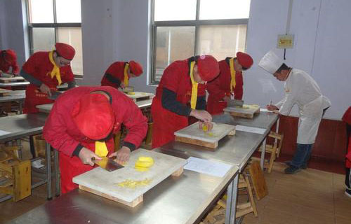 運(yùn)城河?xùn)|商貿(mào)技術(shù)學(xué)校