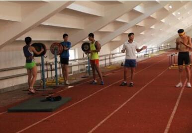 大連市足球運(yùn)動(dòng)學(xué)校