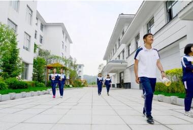 集安市職業(yè)教育中心