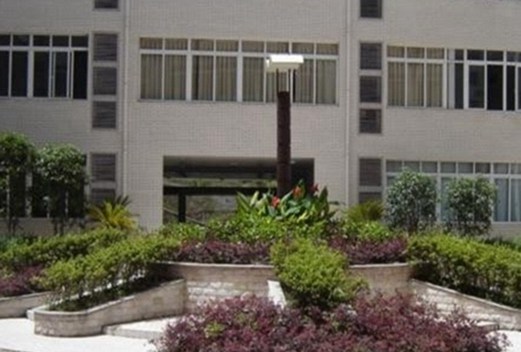 咸陽(yáng)師范學(xué)院附屬中學(xué)