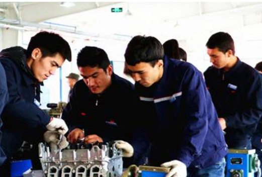 新疆交通職業(yè)技術(shù)學(xué)院