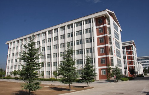 平?jīng)隼砉ぶ械葘I(yè)學校(涇川縣職業(yè)教育中心)