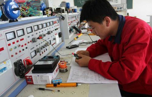 榆林礦業(yè)能源化工學校