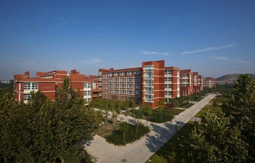 原平市英才中學(xué)(職教班)