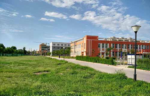 新疆農(nóng)墾中專學(xué)校