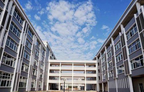 新疆維吾爾自治區(qū)供銷學(xué)校