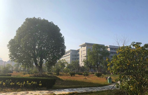 烏魯木齊市體育運動學(xué)校