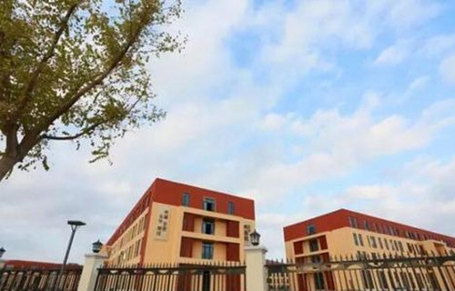 甘肅實(shí)驗(yàn)中等專業(yè)學(xué)校