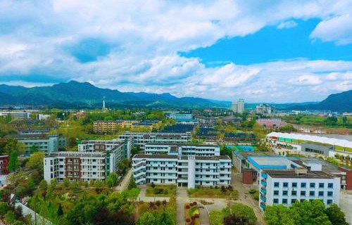 建德工業(yè)技術學校