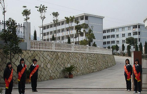 建德先鋒職業(yè)學(xué)校