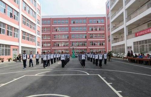 庫(kù)爾勒市華山職業(yè)技術(shù)學(xué)校