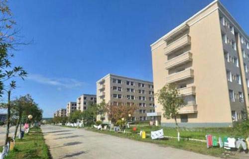 平?jīng)龊嗤殬I(yè)技術(shù)學(xué)校