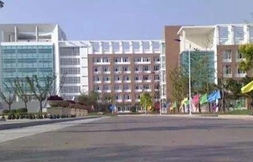 藍(lán)田縣大寨鄉(xiāng)職業(yè)技術(shù)學(xué)校