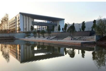 互助縣農(nóng)業(yè)機(jī)械化學(xué)校