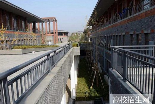 杭州萬(wàn)向職業(yè)技術(shù)學(xué)院