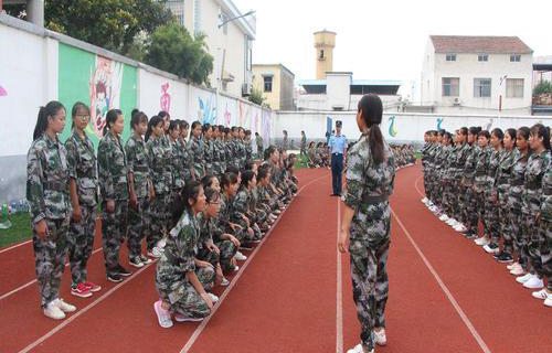 安徽輕工業(yè)干部中等專業(yè)學校