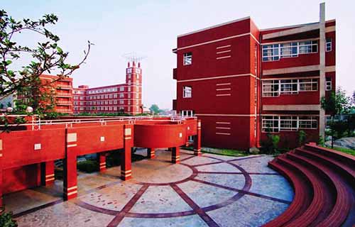 伊春市職業(yè)技術(shù)教育中心學(xué)校