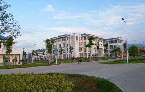 富錦市職業(yè)技術(shù)學校