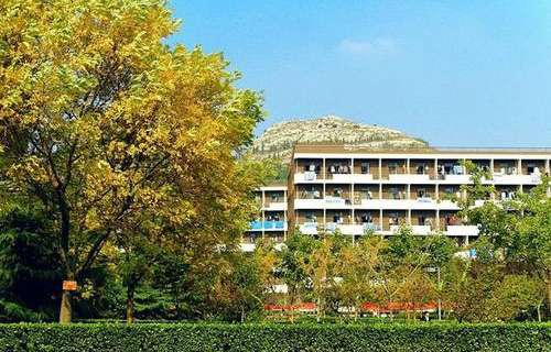 海倫市農(nóng)業(yè)機械化學(xué)校