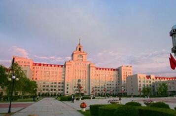 哈爾濱市商業(yè)學校