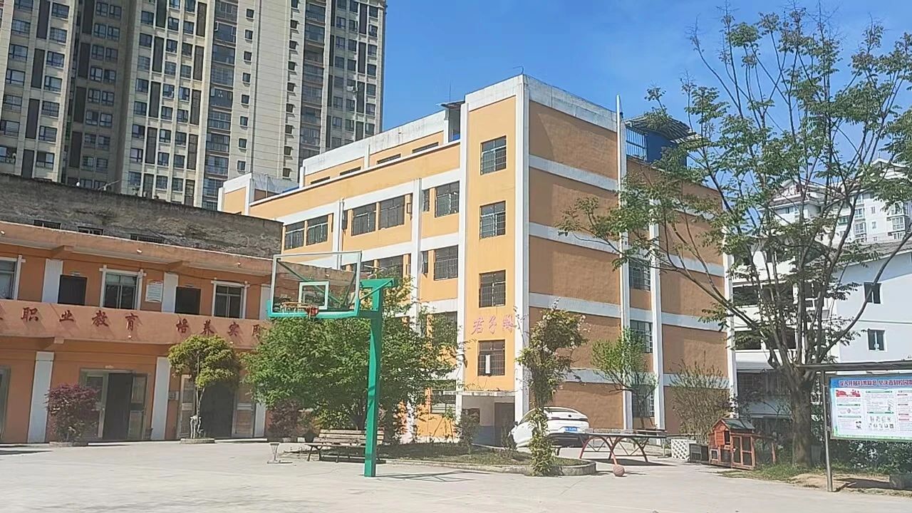 黔東南州凱旋工業(yè)學(xué)校