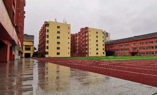 江西昌大技工學(xué)校操場