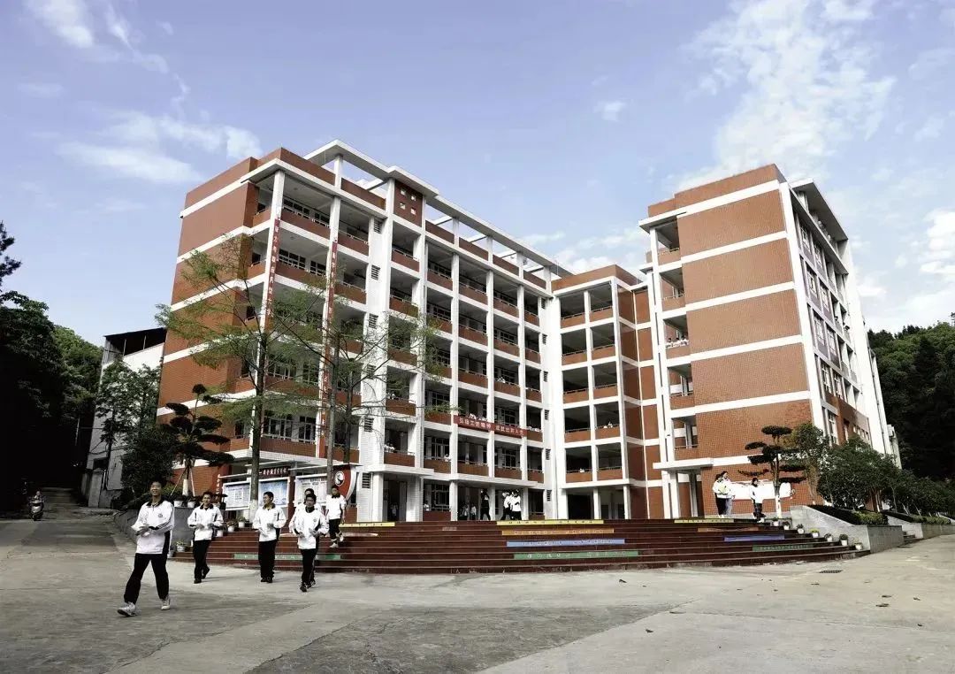 福建中職升學(xué)資訊：福建九地市中職升學(xué)率排名第一的學(xué)校來(lái)了!