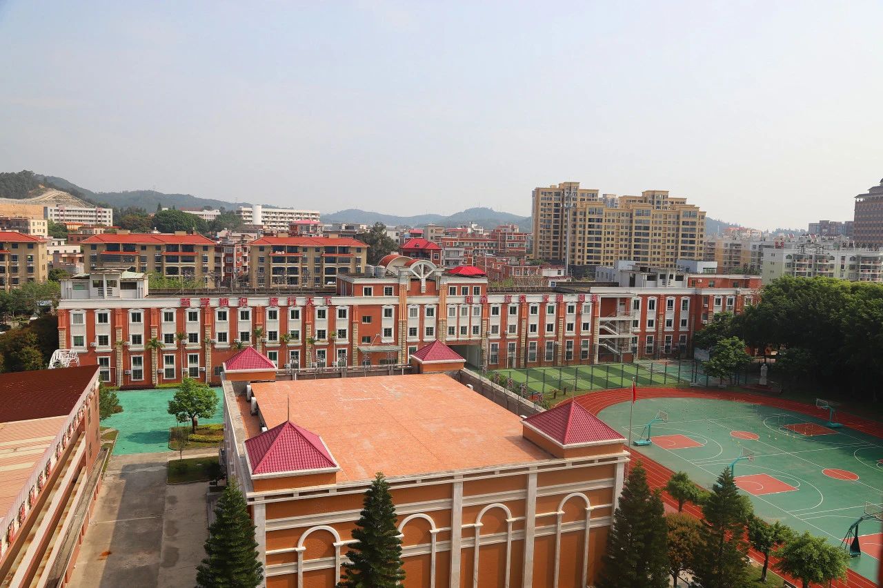 泉州市泉港航運(yùn)職業(yè)中專學(xué)校圖片.jpg